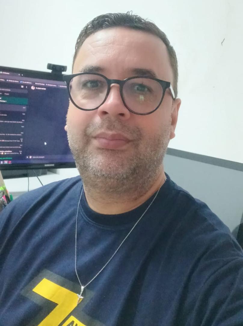 Prof. Marcos Rogério de Paula